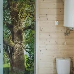 Large Home, Sauna, Jacuzzi, Salt Cave Semesterbostad