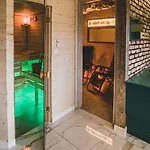 Semesterbostad Large Home, Sauna, Jacuzzi, Salt Cave Lipusz