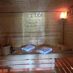 Large Home, Sauna, Jacuzzi, Salt Cave Semesterbostad Lipusz