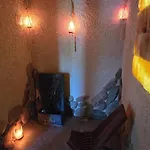 Large Home, Sauna, Jacuzzi, Salt Cave