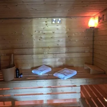 Large Home, Sauna, Jacuzzi, Salt Cave Дом отдыха Lipusz