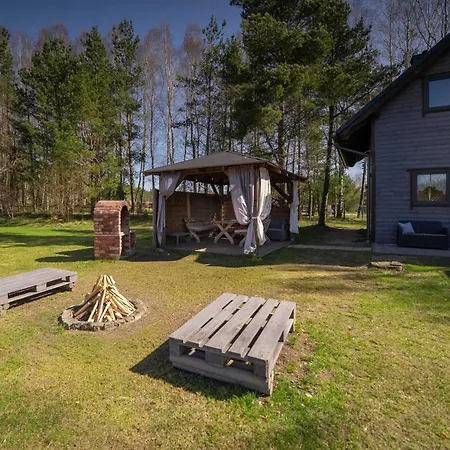 Large Home, Sauna, Jacuzzi, Salt Cave *