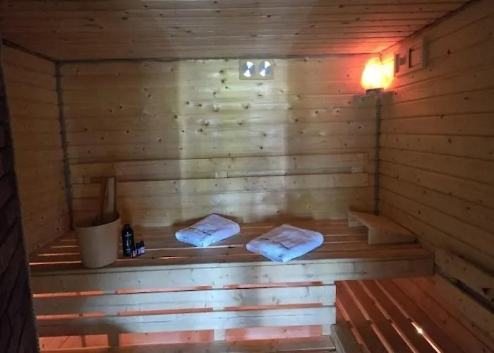 Large Home, Sauna, Jacuzzi, Salt Cave Holiday home Lipusz